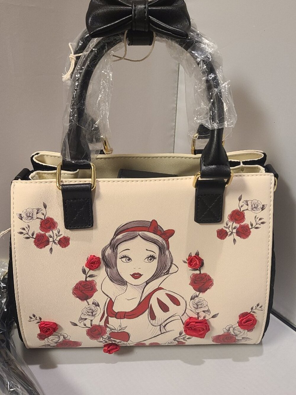 NWT Loungefly Snow White Roses Tote Crossbody Bag